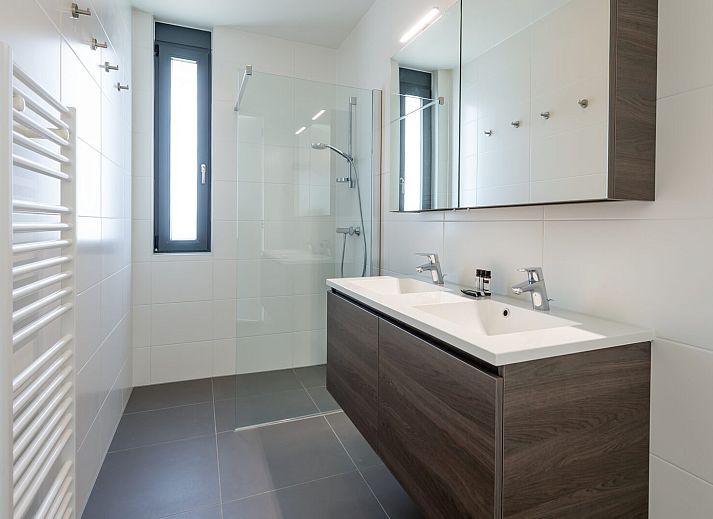 Modernes Esszimmer in Duinvallei 35, Kamperland, Ferienhaus mit Aussicht