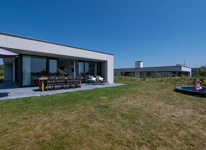 Winterse omgeving van Duinvallei 29 | De Groote Duynen, Kamperland. Vakantiehuis in besneeuwd landschap, Noord-Beveland, Zeeland.