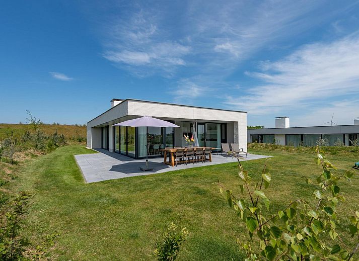 Moderne open haard in Duinvallei 29 | De Groote Duynen, Kamperland. Gezellig vakantiehuis in Noord-Beveland, Zeeland.