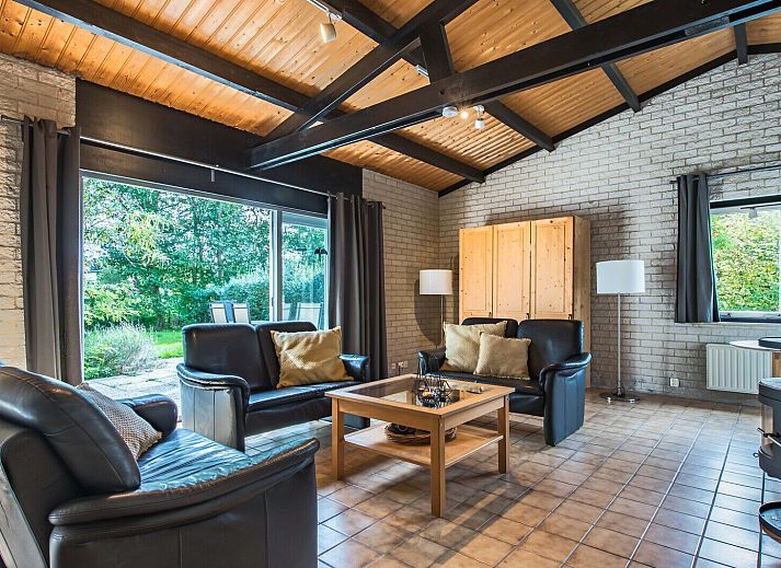 Gezellige woonkamer in Ahornenlaan 8 | Ruiterplaat, vakantiehuis in Kamperland, Zeeland.