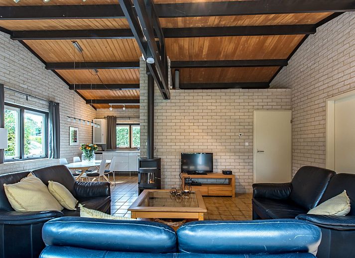 Gezellige woonkamer in Ahornenlaan 8 | Ruiterplaat, vakantiehuis in Kamperland, Zeeland.