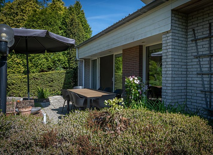 Wilgenlaan 1 | Ruiterplaat, Ferienhaus in Kamperland, umgeben von gruener Natur und grossem Garten.
