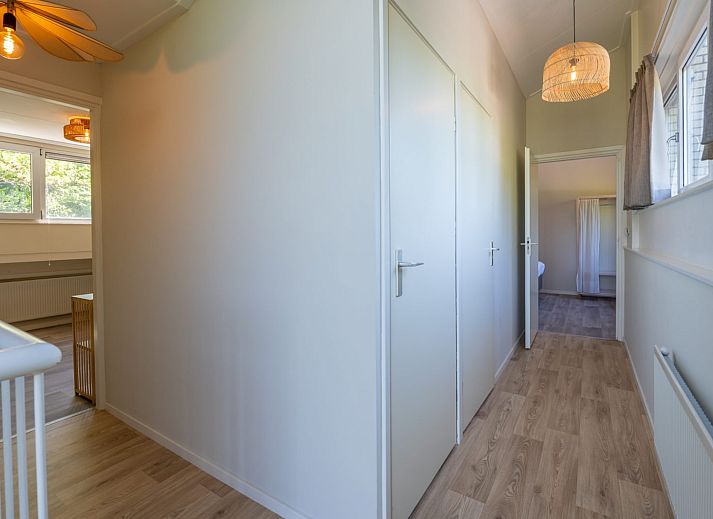 Terrasse von Wilgenlaan 1 | Ruiterplaat, Ferienhaus in Kamperland, ideal fuer Mahlzeiten im Freien.