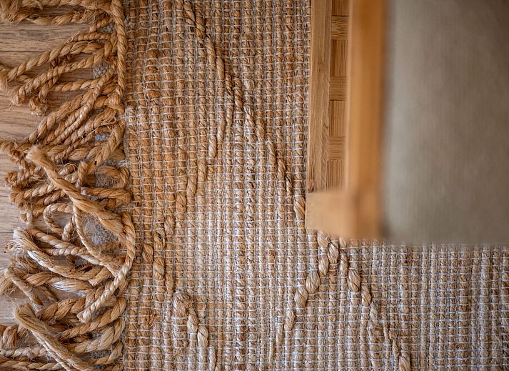 Offene Kueche und Essbereich in Wilgenlaan 1 | Ruiterplaat, Ferienhaus in Kamperland, mit Holzakzenten.