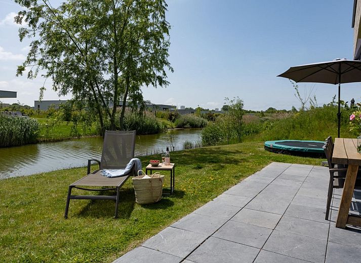Kamin und moderne Einrichtung in Duinvallei 26, De Groote Duynen, Kamperland, Ferienhaus in Noord-Beveland, Zeeland.