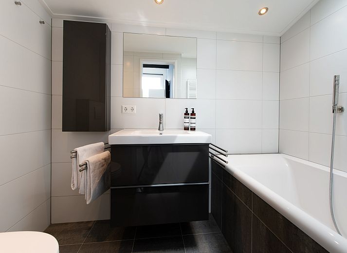 Guest house 5903193 - Holiday property Noord-Beveland - Dennenlaan 17