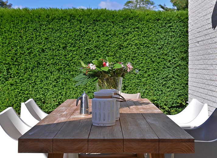 Gemuetliche Sitzecke im Ferienhaus Fazantenlaan 2 De Banjaard, Kamperland, mit viel Tageslicht.