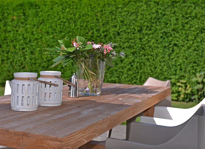 Gemuetliche Sitzecke im Ferienhaus Fazantenlaan 2 De Banjaard, Kamperland, mit viel Tageslicht.