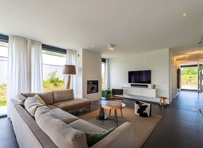 Veranda of Duinvallei 38 | De Groote Duynen in Kamperland, vacation home overlooking green surroundings.