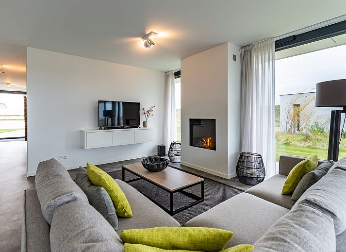 Essecke in Zandbank 03 | De Groote Duynen, Ferienhaus in Kamperland, mit Blick auf die Terrasse und die Natur in Zeeland.