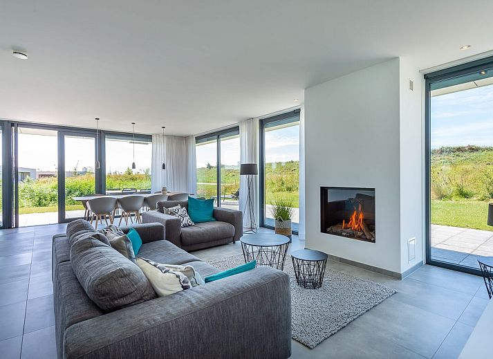 Enjoying the terrace at Zandbank 02 | De Groote Duynen in Kamperland, vacation home in Zeeland.