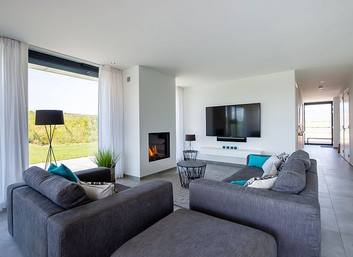 Enjoying the terrace at Zandbank 02 | De Groote Duynen in Kamperland, vacation home in Zeeland.