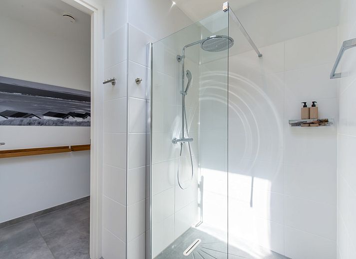 Dining and living room in Zandbank 02 | De Groote Duynen, Kamperland, ideal vacation home in Zeeland.