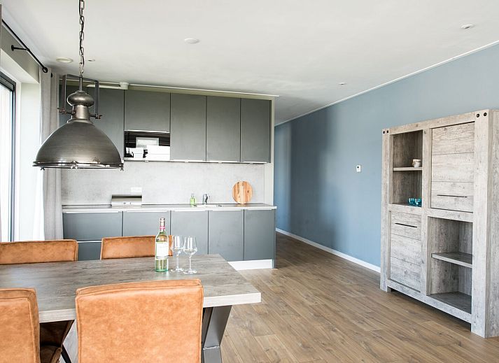 Gezellige veranda van Uithaven 10c | d'Ouwe Haven vakantiehuis in Kamperland, Noord-Beveland, Zeeland.