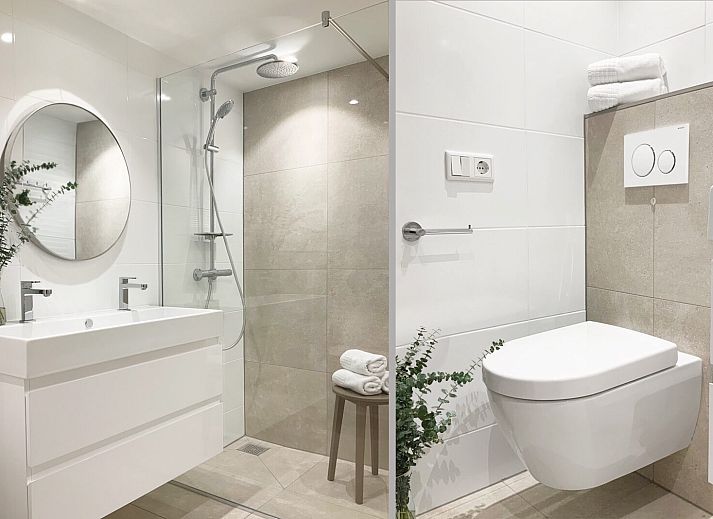 Veranda with picnic table at Ostrea 16 vacation home, Roompot Beach Resort, Kamperland, Zeeland.