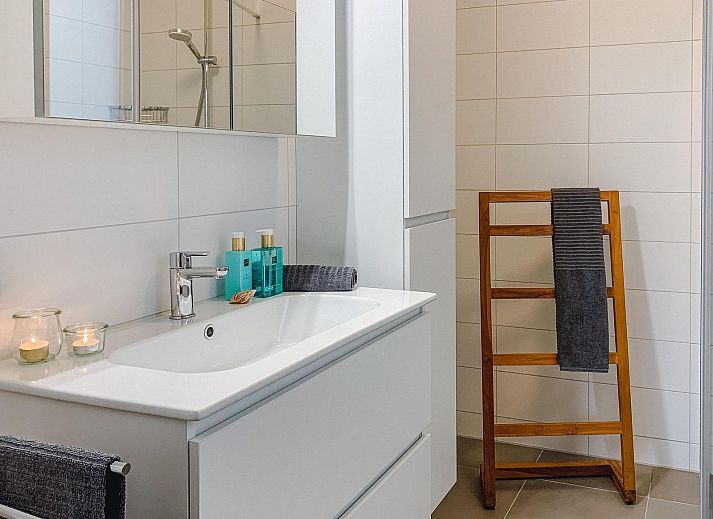 Gezellige woonkamer van VZ1179 Vakantiehuis in Kamperland met uitzicht op zee, Noord-Beveland, Zeeland.