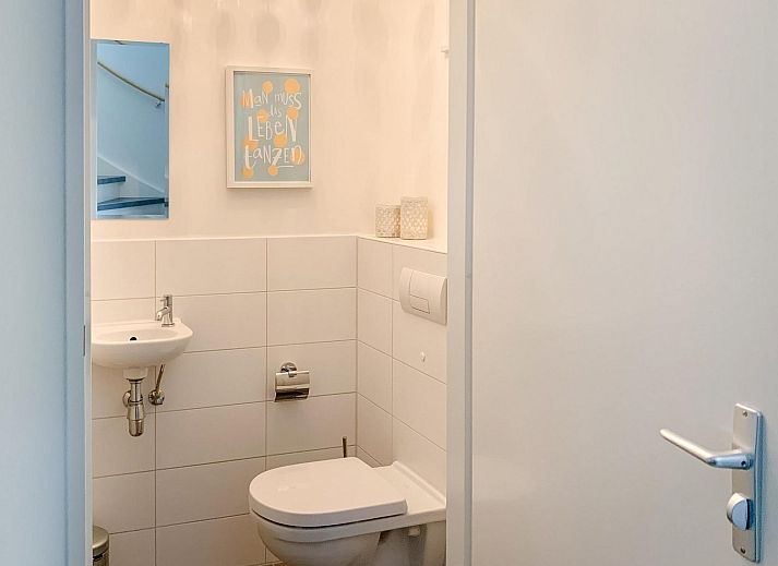 Gezellige woonkamer van VZ1179 Vakantiehuis in Kamperland met uitzicht op zee, Noord-Beveland, Zeeland.