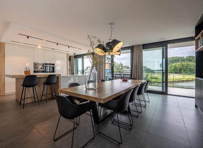 Modern vakantiehuis Vliete 2 Felixkade in Kamperland met ruime veranda en prachtig uitzicht over Noord-Beveland, Zeeland.