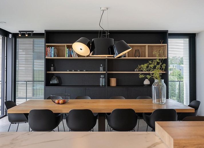 Luxe woonkamer in Vliete 2 Felixkade vakantiehuis in Kamperland met panoramisch uitzicht op de natuur van Noord-Beveland, Zeeland.