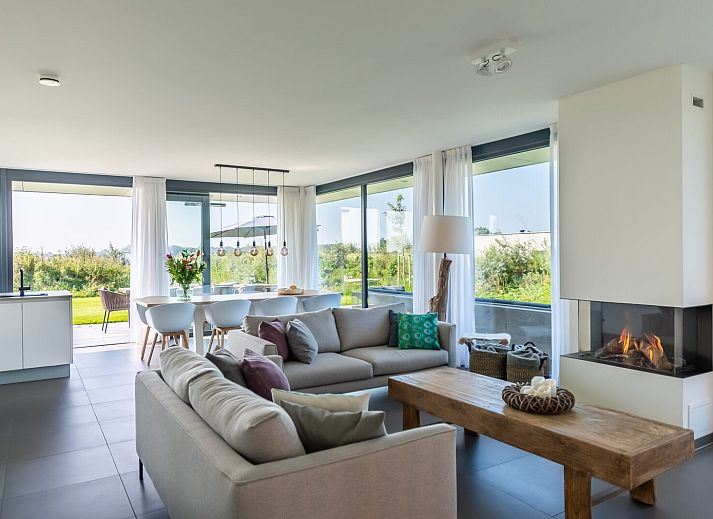 Terrasse von Duinvallei 45 in Kamperland, Ferienhaus in Zeeland mit grossem Aussenbereich.