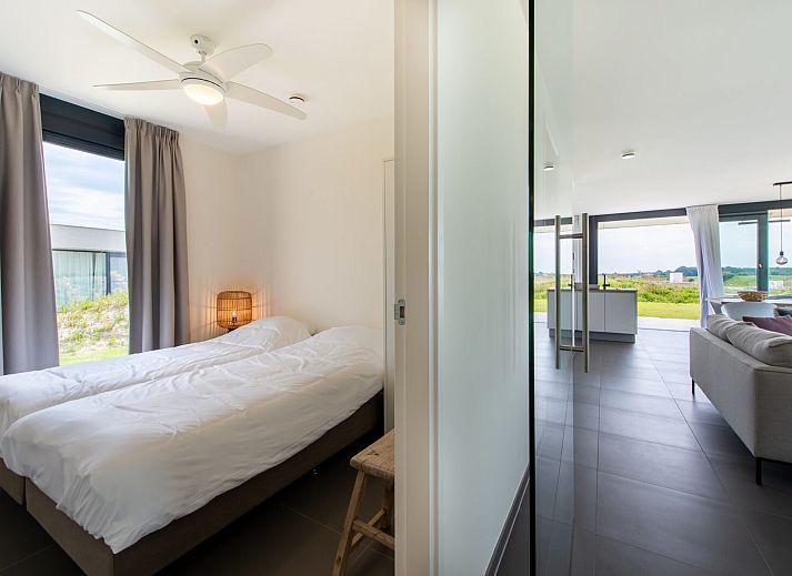 Gemuetliche Sitzecke mit Kamin in Duinvallei 45, Bungalow in Kamperland, Zeeland.