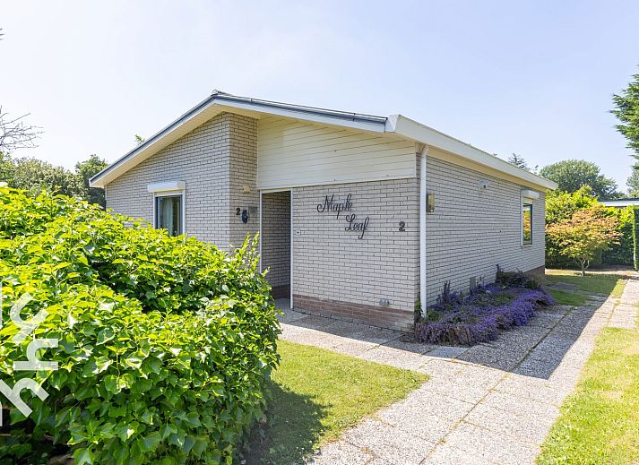 Verblijf 5903345 • Vakantiewoning Noord-Beveland • Vrijstaande 6 persoons bungalow met een grote natuurlijke 