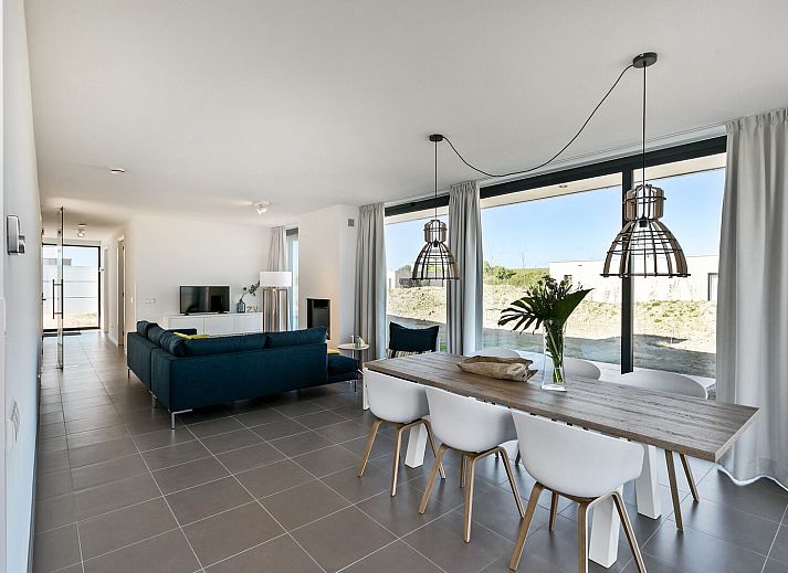 Moderne bungalow Waterlijn 03 | De Groote Duynen aan het water in Kamperland, Noord-Beveland, Zeeland.