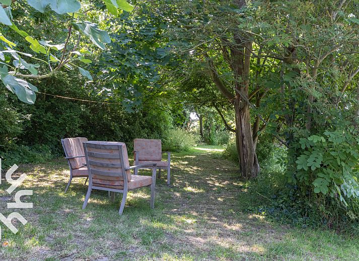 Helle Essecke im Ferienhaus ZE184 mit Blick auf den Garten, Kamperland, Nord-Beveland.