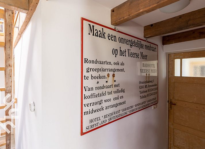 Helle Essecke im Ferienhaus ZE184 mit Blick auf den Garten, Kamperland, Nord-Beveland.