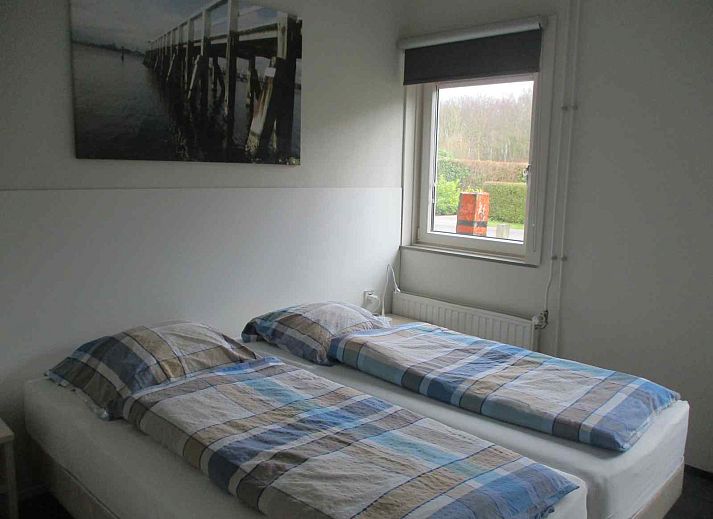 Gemuetliches Wohnzimmer im Ferienhaus ZE339, Kamperland, Noord-Beveland, mit komfortabler Sitzecke.