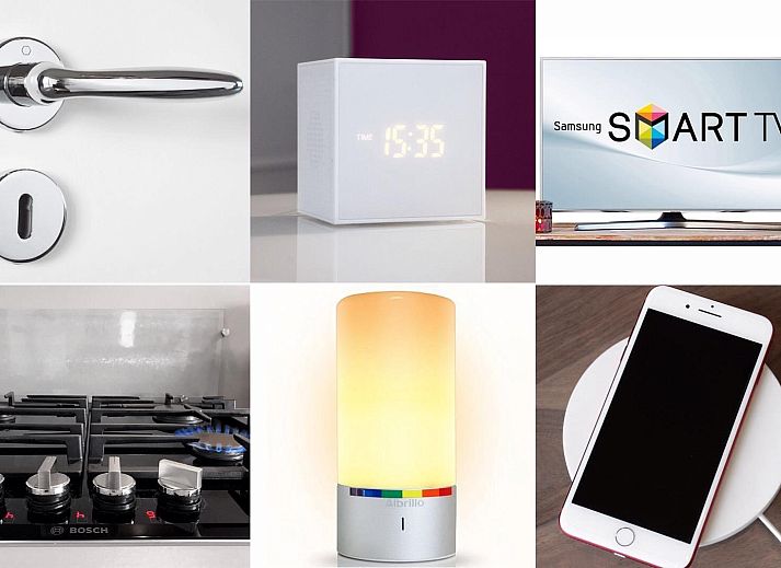 Bequeme Liegestuehle im Garten des Ferienhauses VZ1178 in Kamperland, ideal zum Entspannen.