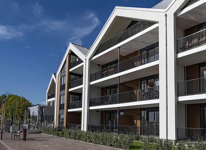 VZ2303 Luxurioeses Penthouse in Kamperland mit moderner Architektur und Balkonen in Noord-Beveland, Zeeland.