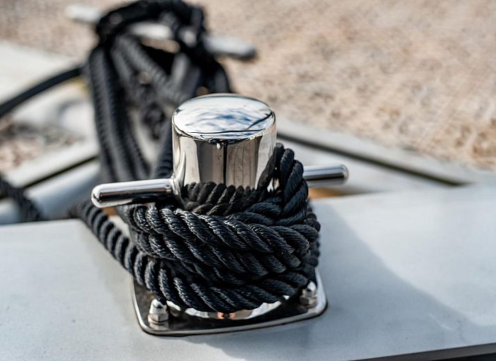 Blick auf den Hafen von der VZ2340 Waterlodge, einem einzigartigen Urlaubserlebnis in Kamperland, Noord-Beveland, Zeeland.