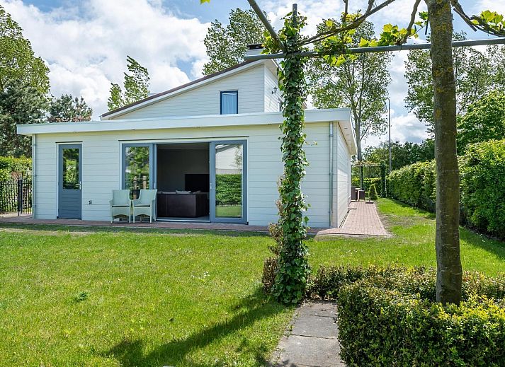 VZ1171 Freistehendes Ferienhaus in Kamperland mit sonniger Terrasse und gruenem Garten in Noord-Beveland, Zeeland.