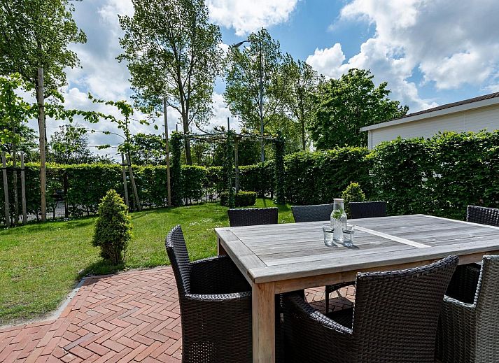 VZ1171 Freistehendes Ferienhaus in Kamperland mit sonniger Terrasse und gruenem Garten in Noord-Beveland, Zeeland.