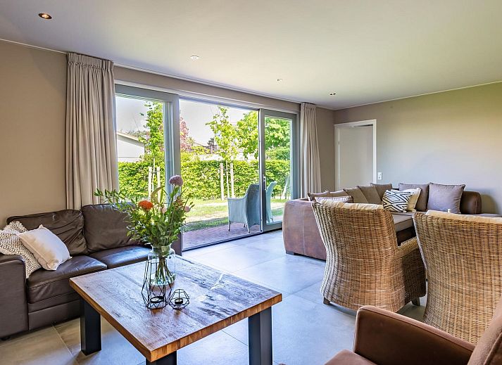 Rueckansicht von VZ1171 Freistehendes Ferienhaus in Kamperland mit grossem Garten und Terrasse in Noord-Beveland, Zeeland.