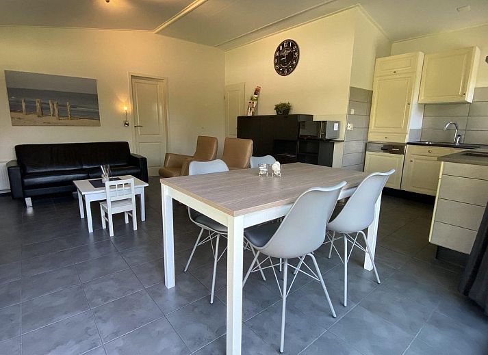 Geraeumiger Aussenbereich im Ferienhaus VZ339 Kamperland, ideal fuer Entspannung in Zeeland.