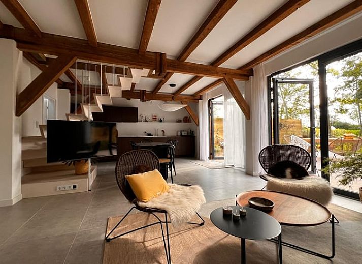 Modernes Badezimmer im Ferienhaus in Kamperland, Nord-Beveland, Zeeland.