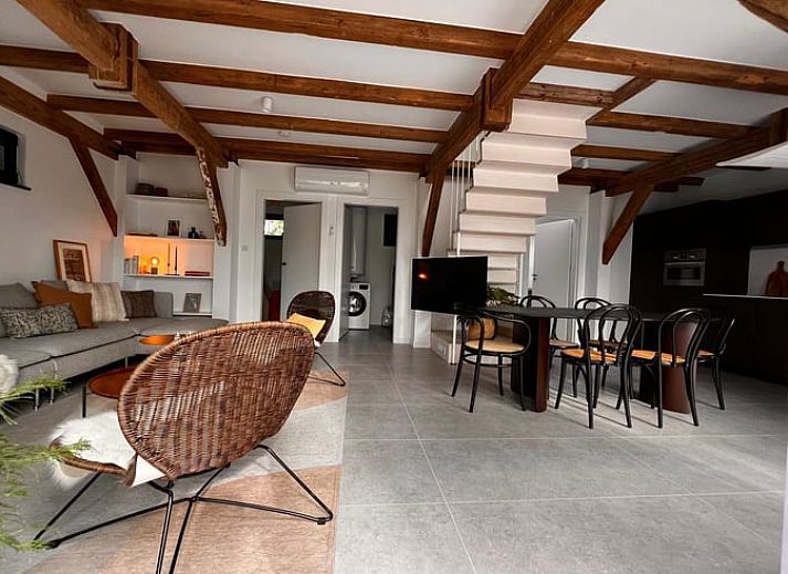 Modernes Badezimmer im Ferienhaus in Kamperland, Nord-Beveland, Zeeland.