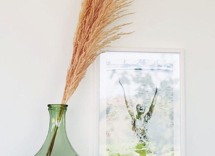 Essecke in Waterline 31 | De Groote Duynen, Kamperland, Ferienhaus mit grossen Fenstern und viel natuerlichem Licht.