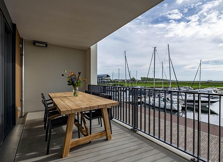 Moderne woonkamer in Harbour Loft 1i, Résidence Marina, vakantiehuis in Kamperland, Zeeland.
