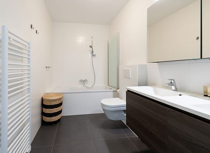 Esszimmer mit viel Licht in der Zandbank 23 | De Groote Duynen, Kamperland.