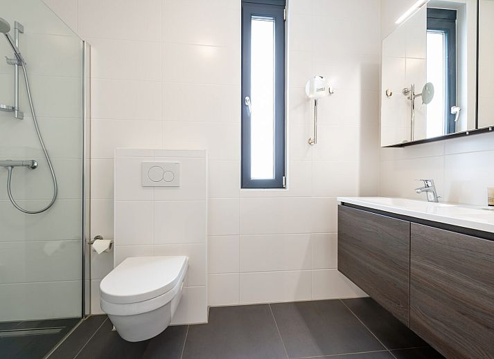 Esszimmer mit viel Licht in der Zandbank 23 | De Groote Duynen, Kamperland.