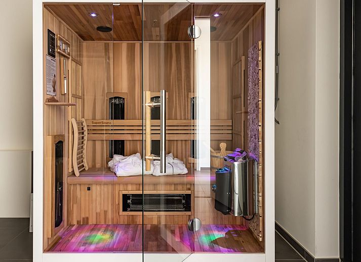 Moderne Kueche im Ferienhaus Zandbank 23 | De Groote Duynen, Noord-Beveland.