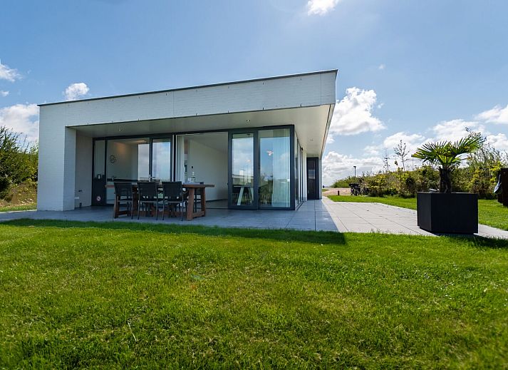 Ruime eet- en woonkamer in Waterlijn 05 vakantiehuis, Kamperland, Noord-Beveland.