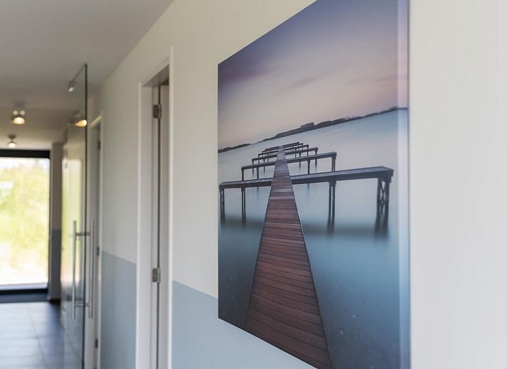 Enjoy the openness of Duinvallei 10 | De Groote Duynen in Kamperland, a vacation home with modern furnishings in Zeeland.