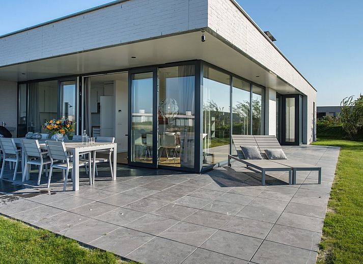 Gemuetliche Sitzecke mit Kamin in Waterlijn 11 | De Groote Duynen, Bungalow in Kamperland, Zeeland.