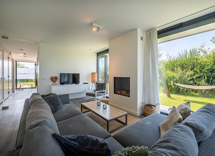 Ontspan aan het water bij Waterlijn 13, De Groote Duynen in Kamperland, vakantiehuis met uitzicht op het meer.