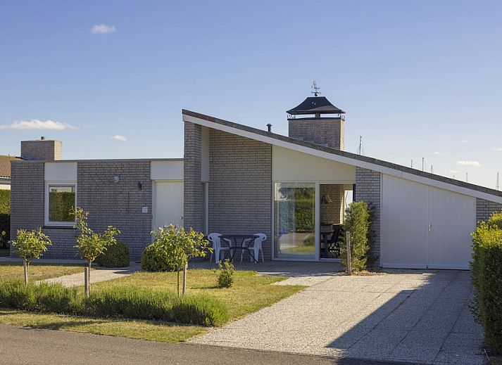 BA-Bungalow in Kamperland, Noord-Beveland, Zeeland mit moderner Architektur und sonniger Terrasse fuer einen entspannten Aufenthalt.