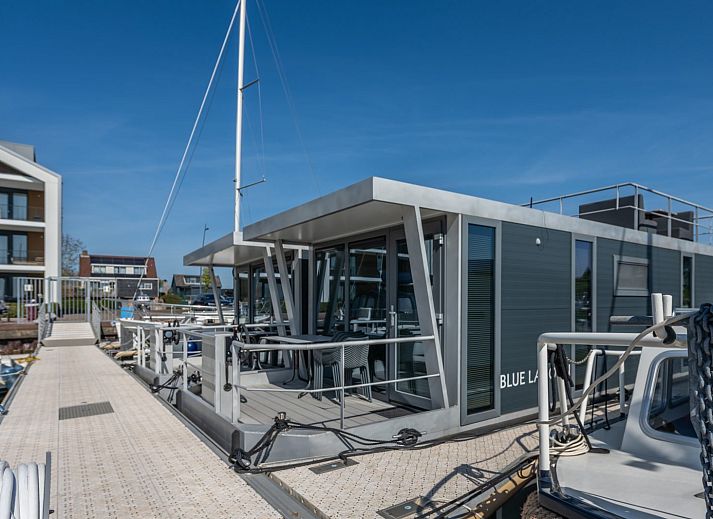 Guest house 5903621 - Holiday property Noord-Beveland - Waterlodge Blue Island | Marina Kamperland
